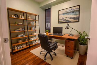 Additional property image - 604-438 King St W