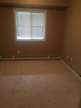 Additional property image - 1060 McConachie Blvd NW