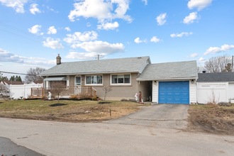 Additional property image - 406 Wood St E