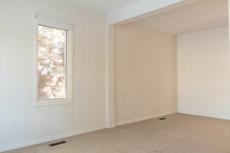Additional property image - 9 1 Ave N