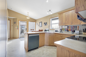 Additional property image - 8 Ives Crescent