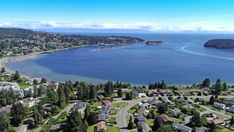 Additional property image - 2406 Departure Bay Road