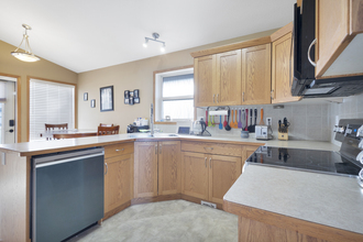 Additional property image - 8 Ives Crescent