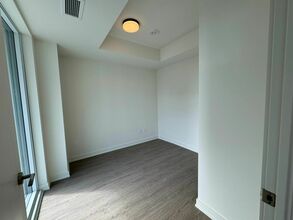 Additional property image - 715-425 Front St E