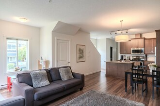 Additional property image - 1720 Dufferin Crescent