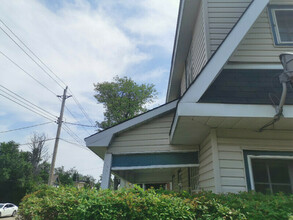 Additional property image - 702 Front St