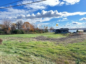 Additional property image - 1 Shoreside Wy