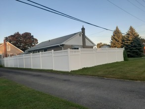 Additional property image - 406 Wood St E