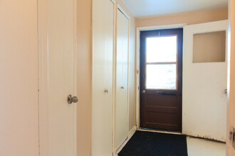 Additional property image - 9 1 Ave N