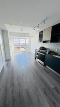 Additional property image - 395 Dundas St W