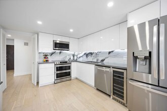 Additional property image - 3306-65 Harbour Sq