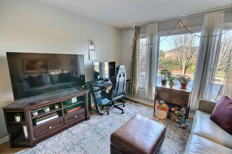 Additional property image - 353 Kingsdale Ave