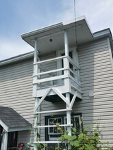 Additional property image - 702 Front St